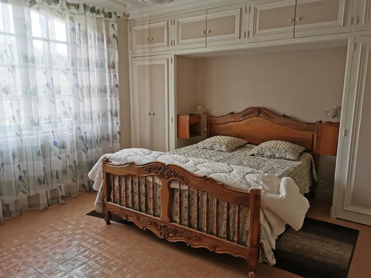 Holiday home Magnifique Villa Avec Piscine La Bouilladisse France
