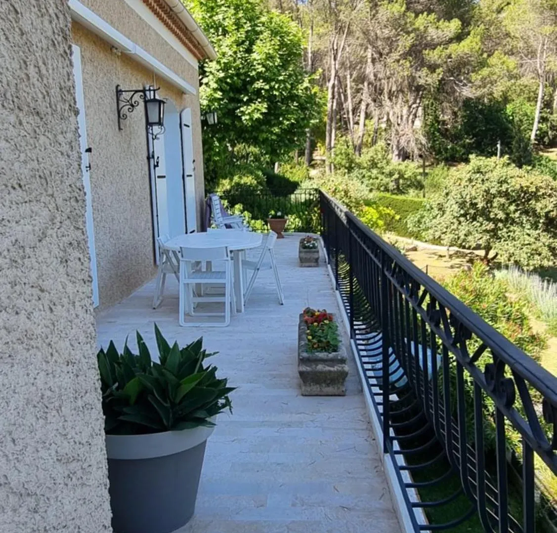Holiday home Magnifique Villa Avec Piscine La Bouilladisse